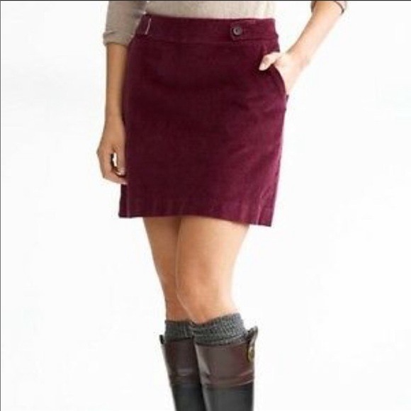 Banana Republic Dresses & Skirts - Banana Republic courdury skirt.